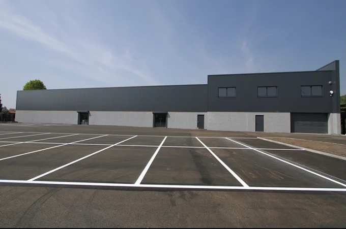 Het gebouw van Amerikaanse Stock in Maasmechelen